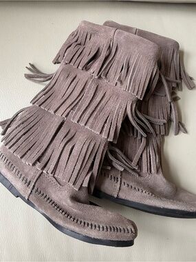 Minnetonka 3-Layer Fringe Boots